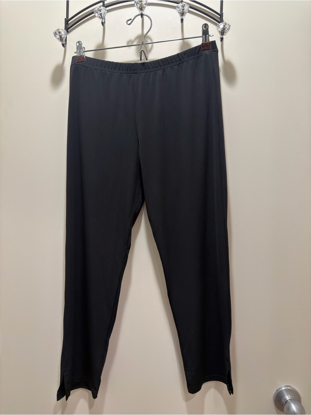 Classic Black Pull-On Capris with Elastic Waist